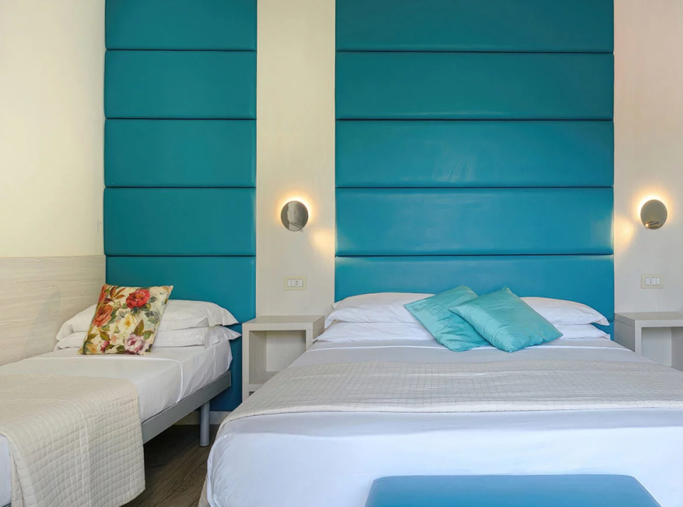 media.Family-superior-slide_01-Acquamarina_formato-web-(132)