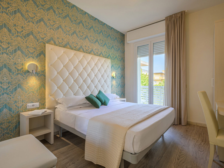 media.Classic-slide_01-Acquamarina_formato-web-(19)